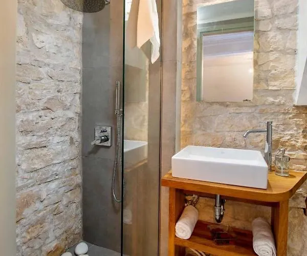 Lakka Stone House 0 Апартаменты *